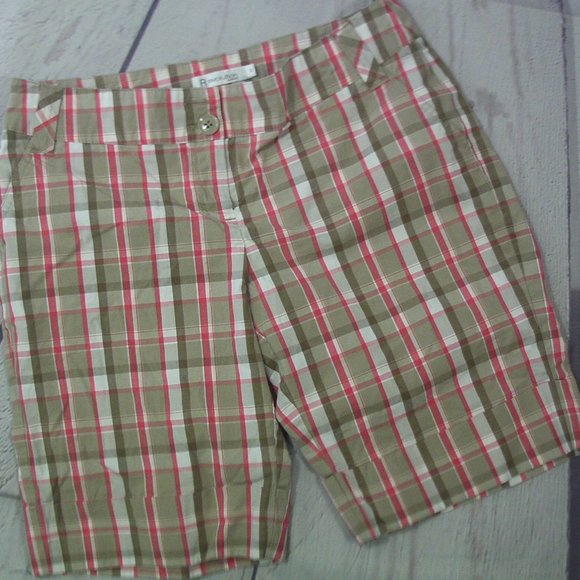 **2 FOR 20** Revolution Shorts Men's/Youth Size 2 - Picture 1 of 2